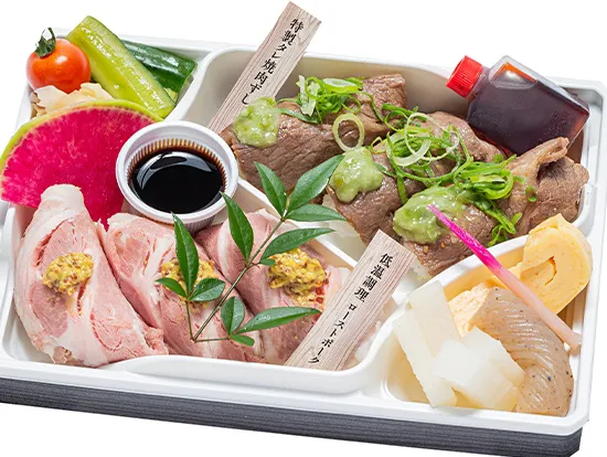 黒毛和牛焼肉とロゼポークの肉すし六貫盛り合わせ