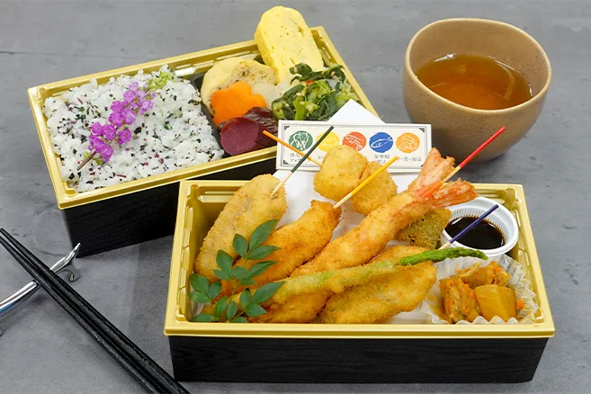 【独占販売】創作串揚げと梅若芽ご飯の二段重