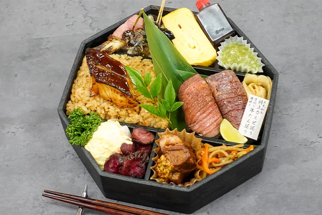 銀鱈の幽庵焼きと特撰 肉ずしの八角御膳